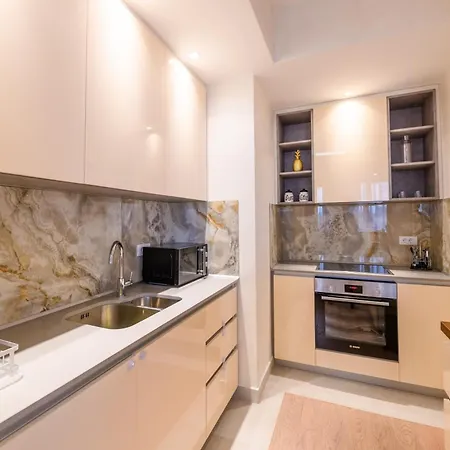 Ultra - Waterfront Apartment
